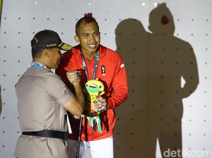 Dengan Cicak Merah Putih di Kepala, Aspar Merayap Cepat Raih Medali