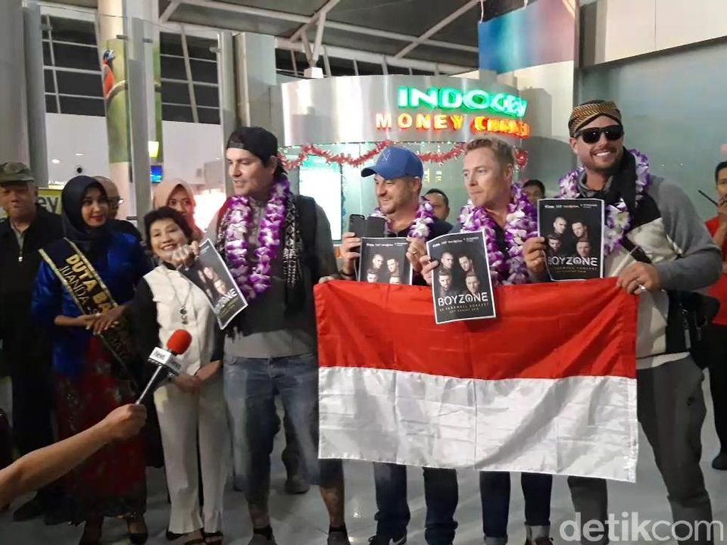 Siap-siap, Hari Ini Boyzone akan Guncang Surabaya Siap-siap, Hari Ini Boyzone akan Guncang Surabaya