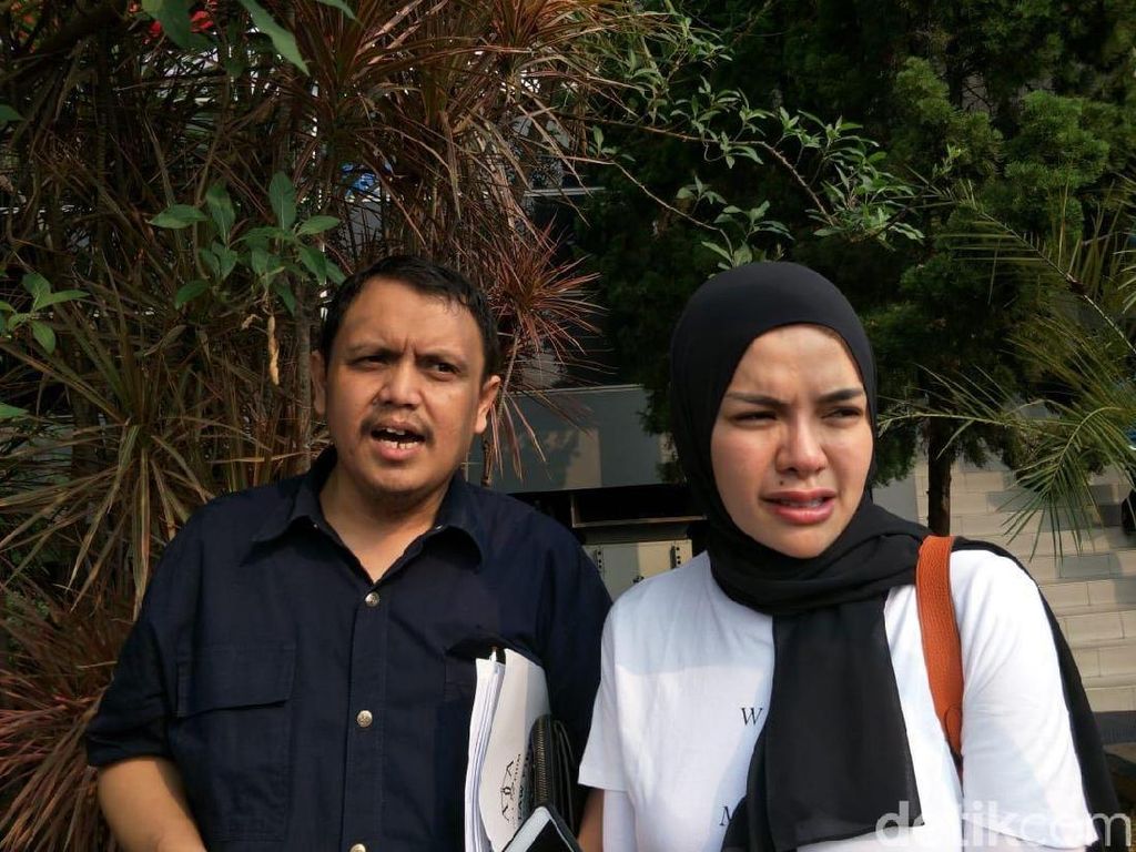 Usai Melahirkan, Nikita Mirzani Kembali Gugat Cerai Dipo? Usai Melahirkan, Nikita Mirzani Kembali Gugat Cerai Dipo?