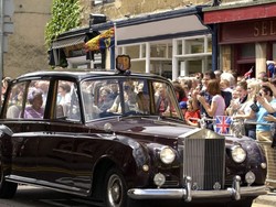 Mobil Ratu Elizabeth dan Lady Diana Dilelang