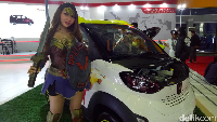 Wonder Woman Beraksi di GIIAS Makassar