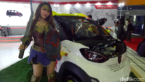 Wonder Woman Beraksi di GIIAS Makassar