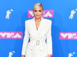 Kado Ultah Kris Jenner Seharga Rp 3,8 M dari Kylie Jenner Ini Bikin Melongo