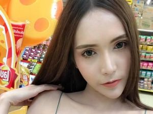 Foto: Sosok Model Seksi yang Viral karena Pacaran dengan Tukang Ojek Foto: Sosok Model Seksi yang Viral karena Pacaran dengan Tukang Ojek