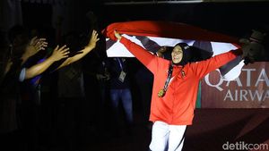 Gaya Olahraganya Aries Susanti, Anak Mantan TKI yang Raih Emas Panjat Tebing
