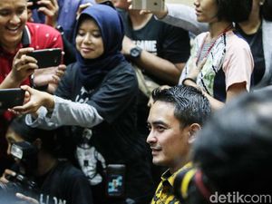 PAN Serahkan ke Proses Hukum soal Aliran Gratifikasi Zumi Zola PAN Serahkan ke Proses Hukum soal Aliran Gratifikasi Zumi Zola