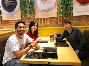 Intip Momen Makan Yama Carlos dan Arfita Dwi Putri