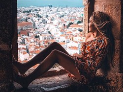 Kisah Wanita Terlilit Utang karena Terobsesi Bergaya Bak Selebgram