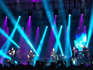 Konser Terakhir di Indonesia Sebelum Bubar, Boyzone Memukau