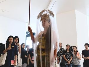 Memahami Persamaan dan Keberagaman di Karya-karya Arahmaiani Memahami Persamaan dan Keberagaman di Karya-karya Arahmaiani