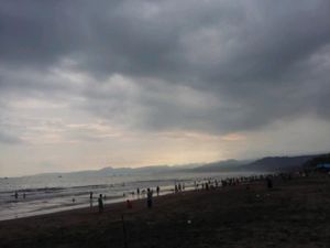 5 Pesona Pelabuhan Ratu, Pantai Eksotis di Sukabumi 5 Pesona Pelabuhan Ratu, Pantai Eksotis di Sukabumi