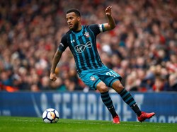 Ryan Bertrand pensiun dari sepakbola pada Juni 2024, mengakhiri karier bermain mantan penggawa Chelsea, Southampton, dan timnas Inggris tersebut. Foto: Julian Finney/Getty Images
