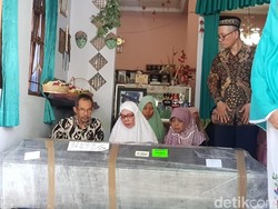 Duka Sambut Kedatangan Jenazah Mahasiswi yang Tewas di Jerman