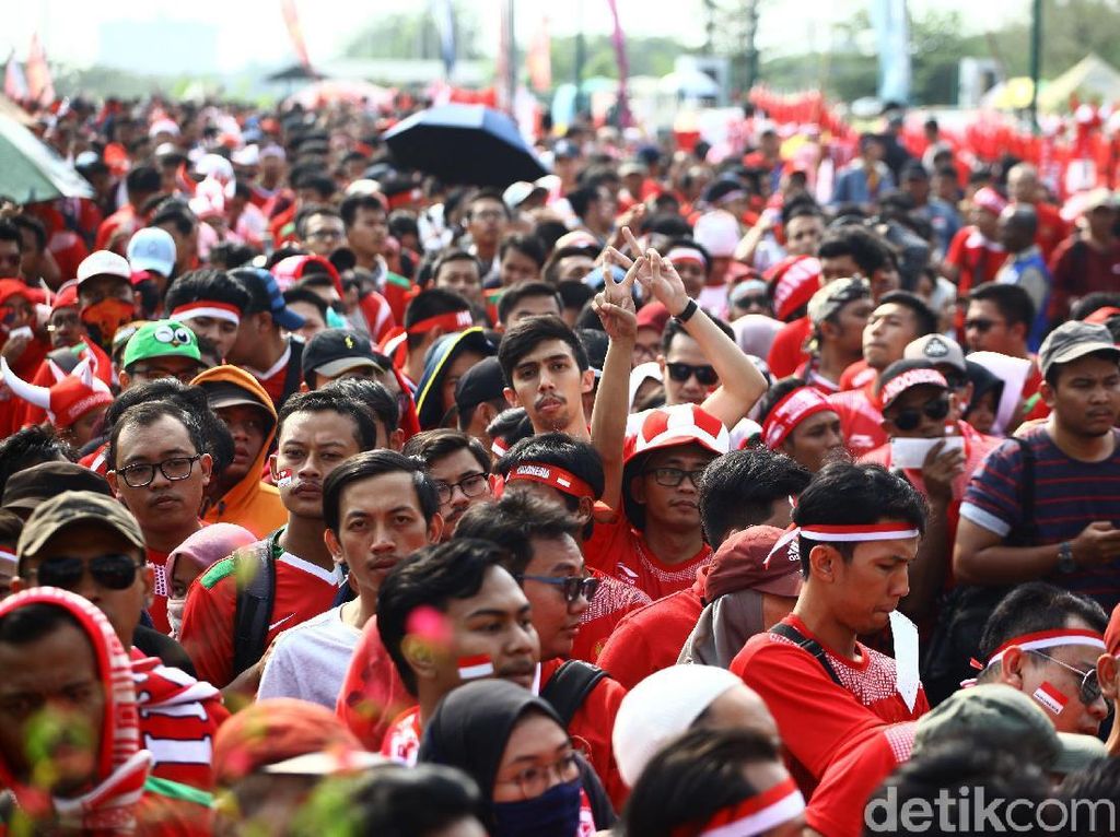 Video: Gemuruh Suporter Garuda Muda di Stadion Wibawa Mukti Video: Gemuruh Suporter Garuda Muda di Stadion Wibawa Mukti