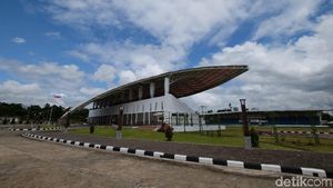Kompleks Olahraga Rp 480 Miliar yang Membetot Mata di Timika