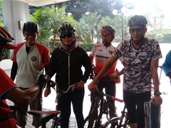 Hadiri Forum ICP, Sandiaga Datang Naik Sepeda