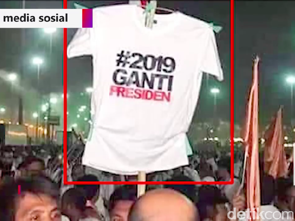 Video: Kaus #2019GantiPresiden Dikibarkan Jemaah Haji di Makkah Video: Kaus #2019GantiPresiden Dikibarkan Jemaah Haji di Makkah