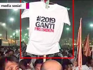 Video: Kaus #2019GantiPresiden Dikibarkan Jemaah Haji di Makkah Video: Kaus #2019GantiPresiden Dikibarkan Jemaah Haji di Makkah