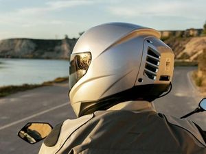 Adem, Helm Ini Ada AC-nya