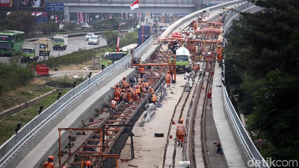 Rel LRT Jabodebek Dipasang, Ini Lho Penampakannya