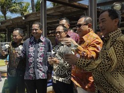Menpar Lepas Tukik di Sanur Village Festival 2018 Bali