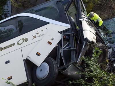 Bus Terobos Jembatan di Finlandia Tewaskan 4 Orang