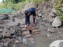 Sawah Lokasi Tumpukan Bata Diduga Candi di Pasuruan Disterilisasi