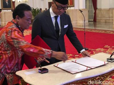 Momen Ginandjar Kartasasmita Antar AGK Dilantik Jadi Mensos