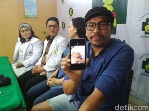 Soal Urus Anak, Sammy Simorangkir Bantu Pegang Saja Soal Urus Anak, Sammy Simorangkir Bantu Pegang Saja