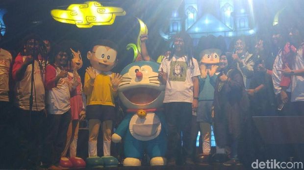 Pakai Wig Gimbal, Ganjar Pranowo Buka Jateng Fair 2018