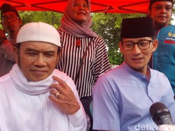 Usai Salat Jumat, Sandiaga dan Rhoma Tinjau UKM di Mampang