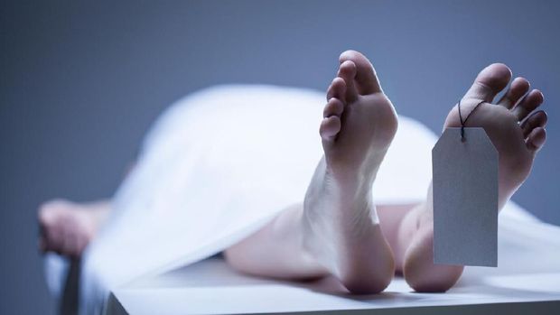 Labeled remains of person lying in mortuary