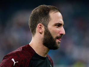 Gonzalo Higuain Mengancam Sang Mantan