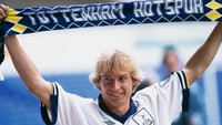 Juergen Klinsmann dipijamkan Sampdoria ke Tottenham Hotspur pada musim 1997/1998. Dia tampil oke dengan menyumbangkan sembilan gol dalam 15 pertandingan. (Foto: Getty Images)