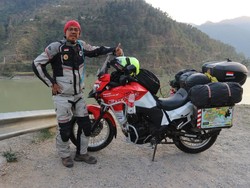 Touring Jakarta-London, Rider Ini Pakai Motor Mirip Anies