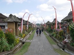 Main-main ke Desa Terbersih di Bali