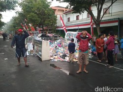 Duka Pedagang Pasar Pon Trenggalek yang Kiosnya Ludes Terbakar