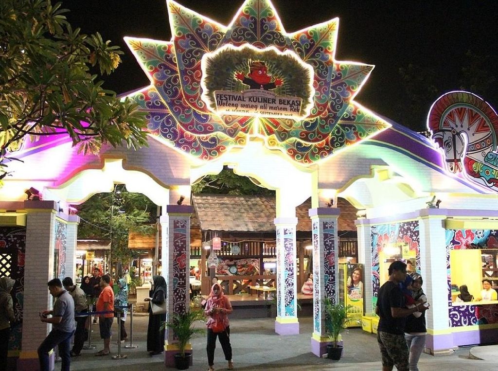 Ayo Rek! Jajan Rujak Cingur dan Cwie Mie di Festival Kuliner Bekasi Ayo Rek! Jajan Rujak Cingur dan Cwie Mie di Festival Kuliner Bekasi