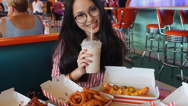 Ini Dia Si Cantik Audrey Teguh, Putri Mario Teguh yang Gemar Kulineran