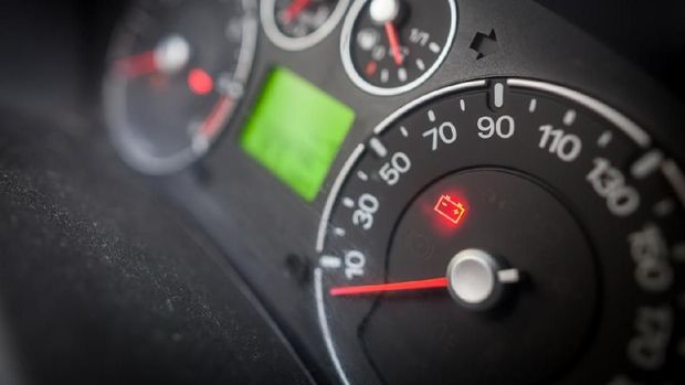 Memahami Arti Indikator Mobil di Hadapan Pengemudi