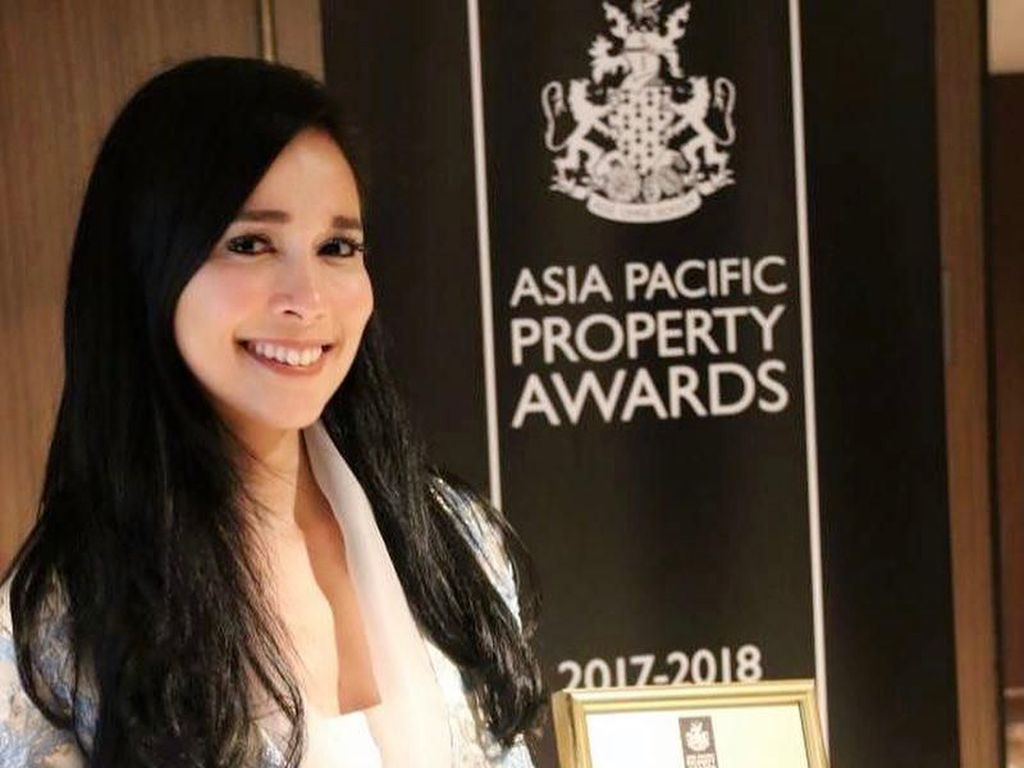 Istri Mensos Loemongga Haoemasan Ungkap Tips Sukses di Karier dan Keluarga Istri Mensos Loemongga Haoemasan Ungkap Tips Sukses di Karier dan Keluarga