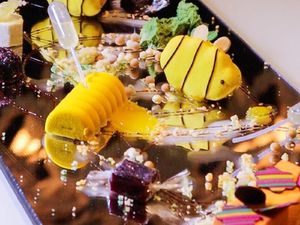 Dingin Manis Dessert Ini Dibuat Jadi Grafiti yang Artistik