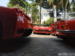 Ferrari Klasik Ketahuan Ngumpul di Jakarta