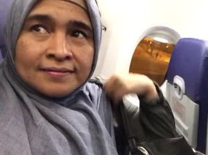 PA 212 Kecam Persekusi Terhadap Neno Warisman di Riau PA 212 Kecam Persekusi Terhadap Neno Warisman di Riau