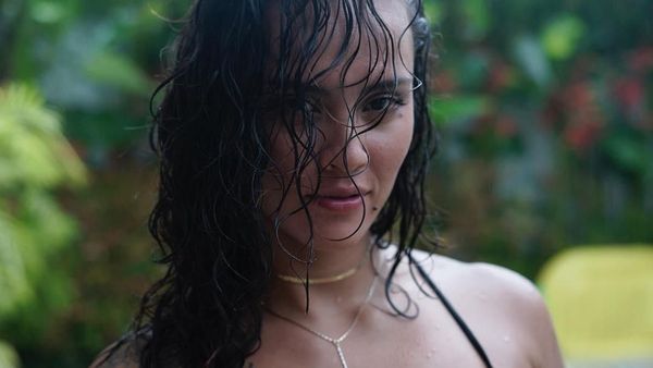 Simone Julia, Si Cantik Jago Jujitsu yang Doyan Traveling