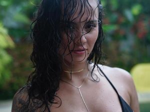 Simone Julia, Si Cantik Jago Jujitsu yang Doyan Traveling