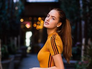 Potret Haley, Model yang Keseksiannya Viral karena Bikin Gagal Fokus