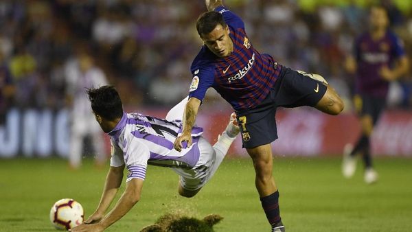 Barcelona Menang di Lapangan Berlubang