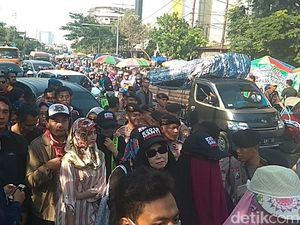 Aksi #2019GantiPresiden Dibubarkan, ke Mana Ahmad Dhani dan Neno? Aksi #2019GantiPresiden Dibubarkan, ke Mana Ahmad Dhani dan Neno?