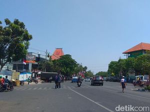 Massa Tolak dan Pro #2019GantiPresiden Bubar, Suasana Kondusif Massa Tolak dan Pro #2019GantiPresiden Bubar, Suasana Kondusif
